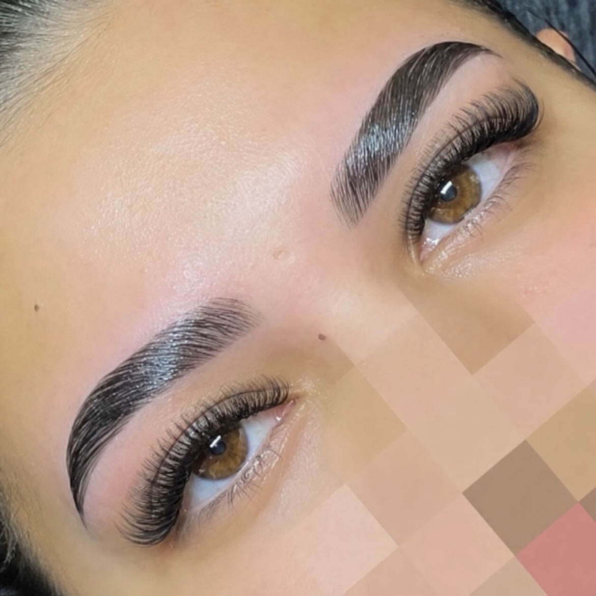 Browlift + restructuration avec épilation + teinture